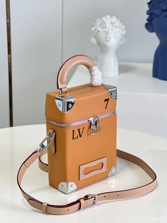 WIS VUITTON VERTICAL LOUIS BOX TRUNK 0316